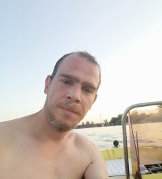 Srdjan, 44 years old